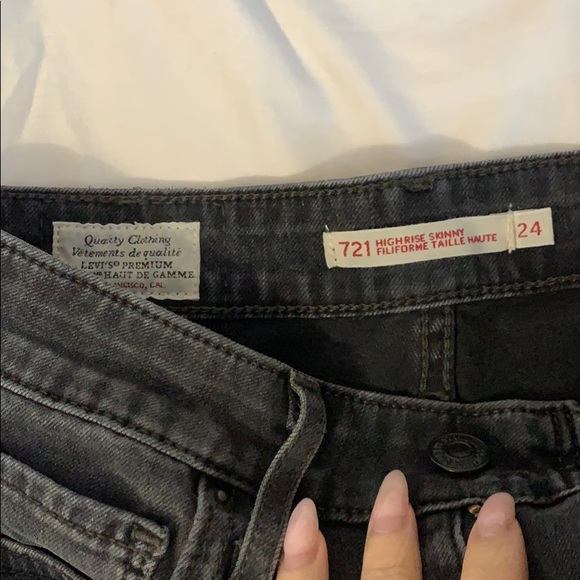 Levis 721 high-rise skinny jeans - Picture 3 of 3